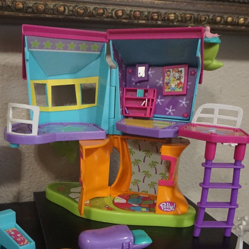 Mattel Polly Pocket Pollyvilla Magnetic Treehouse & Game room Garage - Picture 5 of 11